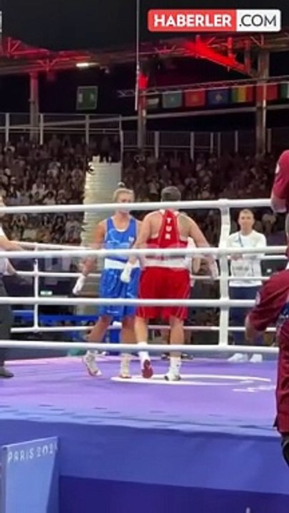 Son olimpiyat şampiyonu milli boksör Busenaz Sürmeneli, Paris'te çeyrek finale yükseldi
