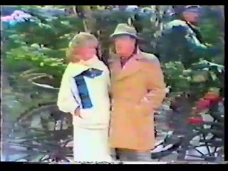 BOB HOPE & OLIVIA NEWTON-JOHN - Silver Bells (Bob Hope All Star Christmas Special 1977)