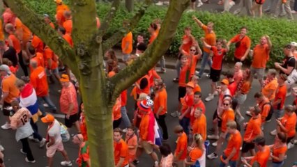 Enthusiastic Dutch crowd sings the 'Happy Birthday' song for young boy's special day