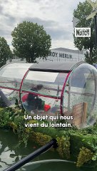 La bouteille à la mer d'Abraham Poincheval