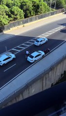 Öfkeli motosikletli sinirlerine hakim olamadı!