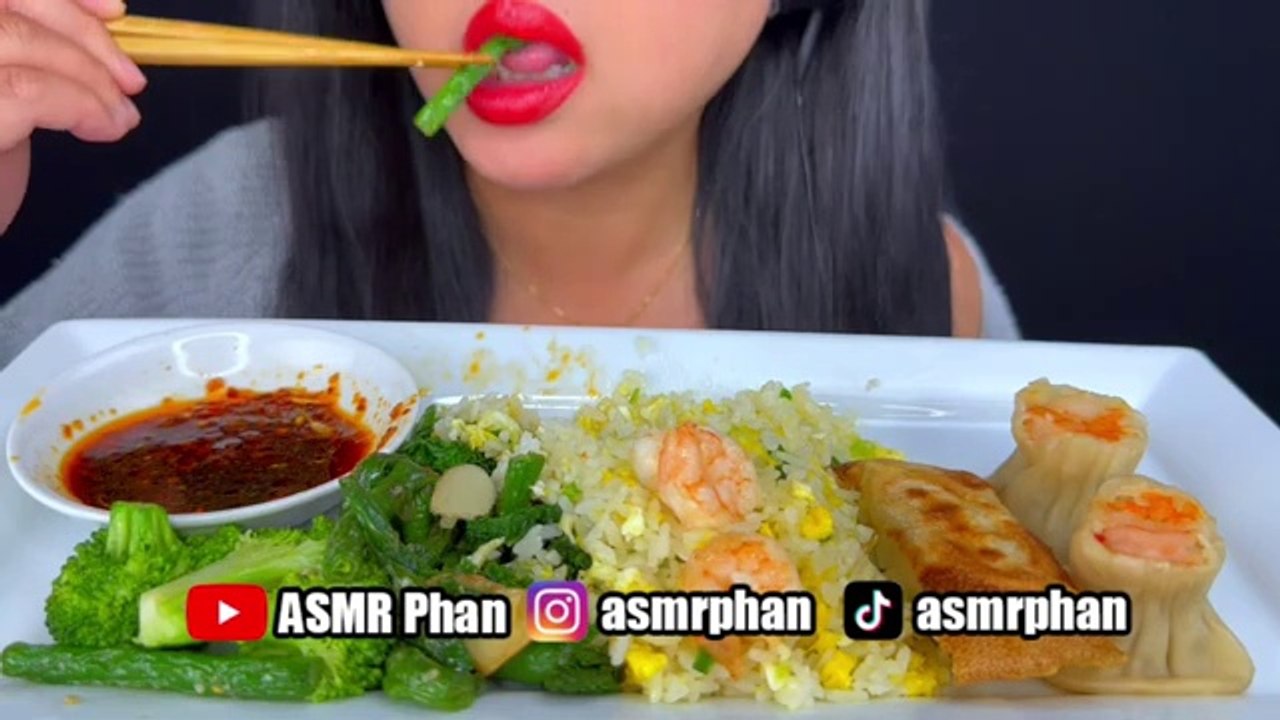DIN TAI FUNG DUMPLINGS, SHRIMP FRIED RICE AND GARLIC GREEN BEANS | ASMR | MUKBANG | EATING SOUNDS