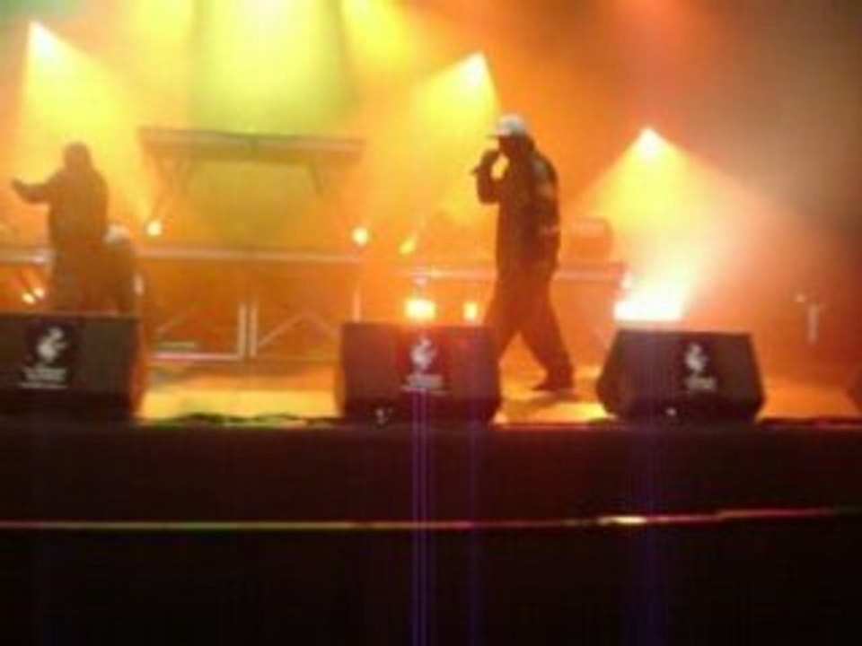 Ptit cours sur scene de sefyu a t-cher et 2l