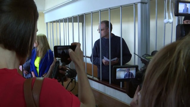 Rusia libera a periodista estadounidense en importante canje de prisioneros, anuncia Turquía
