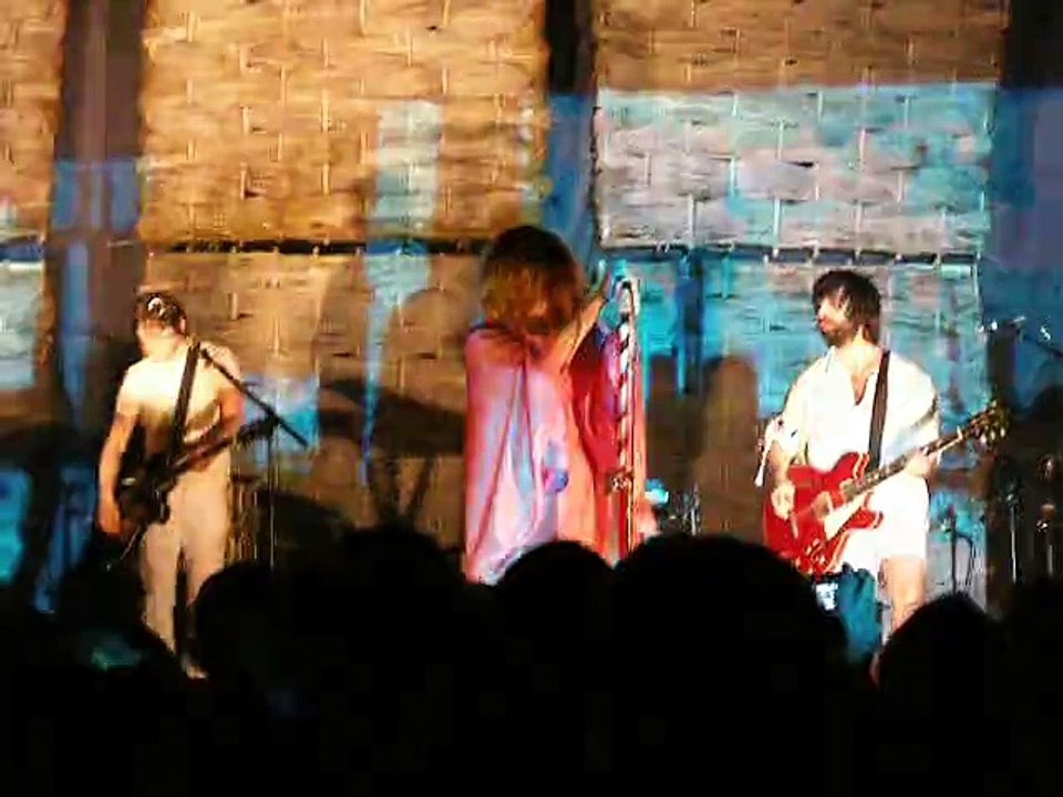 Goldfrapp - Strict Machine Live Casino de Paris 2008