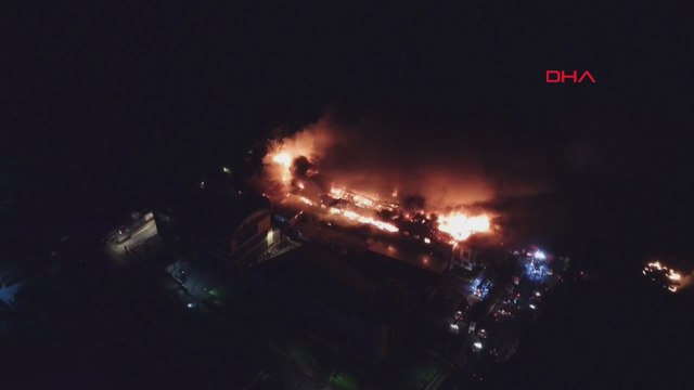 Avcılar'da mobilya fabrikasında yangın