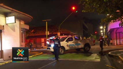 tn7-OIJ-busca-en-videos-de-seguridad-pistas-que-permitan-identificar-a-sospechosos-de-asesinar-a-hombre-frente-a-bar-en-San-José-010824