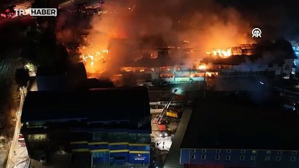 Avcılar'da fabrikada yangın