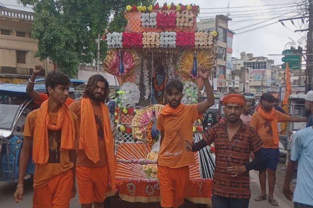 आज होगा भगवान शिव का कांवड़ के जल से अभिषेक, हर तरफ भोले के जयकारे 