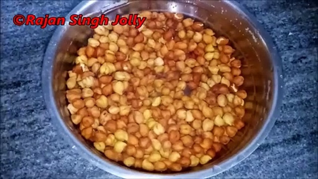 How To Boil Kala Chana _ Black Chickpeas _  काले चने उबालने का सही तरीका _ Cooking Tips(360P)