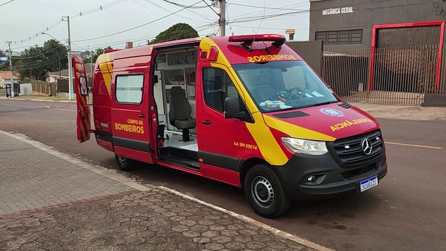 Idosa é socorrida pelo Siate após sofrer queda no bairro São Cristóvão