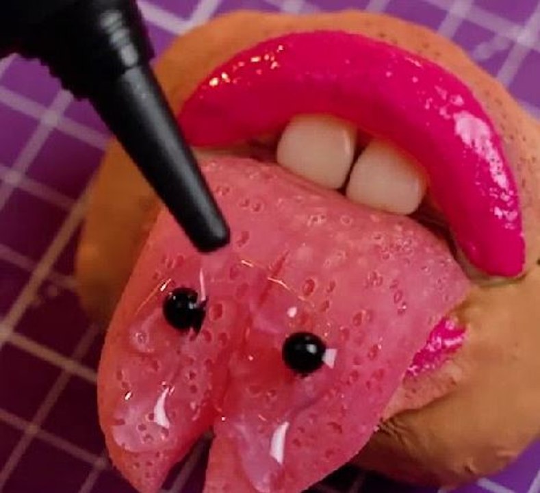 Some crazy earphone case ideas that may drop some jaws!