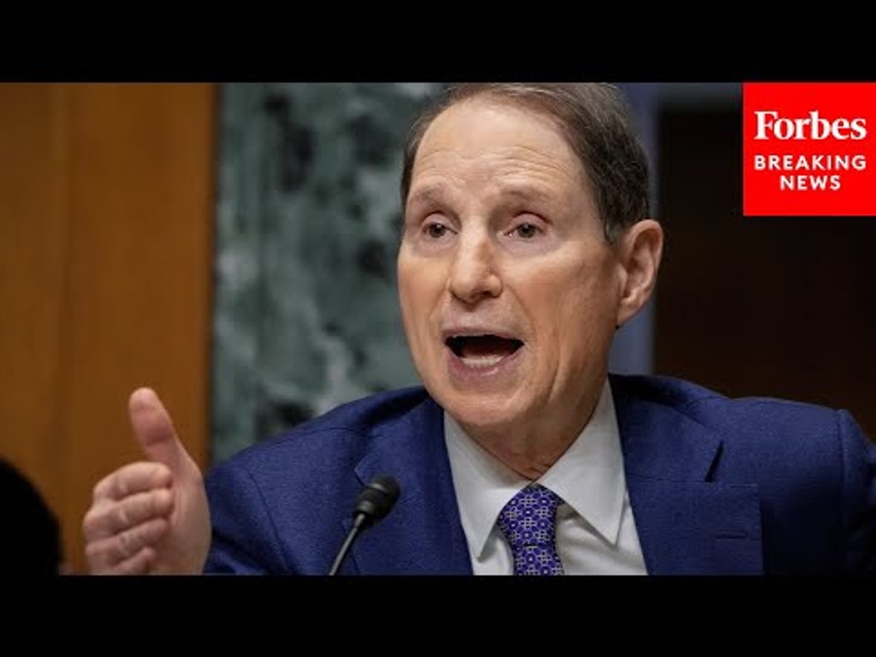 'This Is A Chance To Help Everybody In America!': Ron Wyden Implores Senate GOP To Support Tax Bill