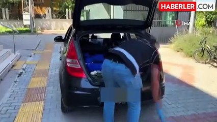 Otomobilin bagajında ruhsatsız 10 tabanca ele geçirildi