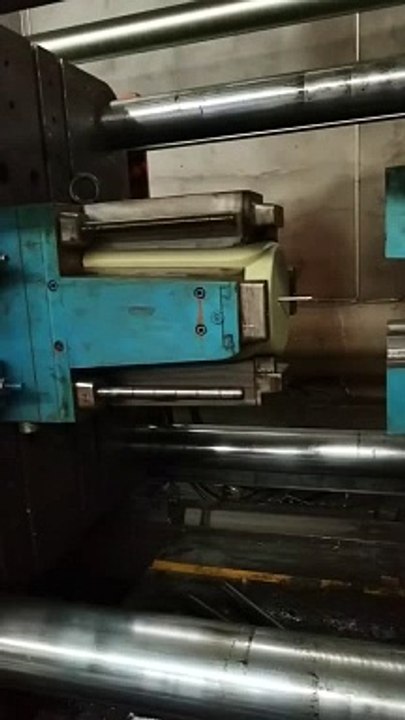 फेसोट्री में प्लास्टिक स्टूल बनाना