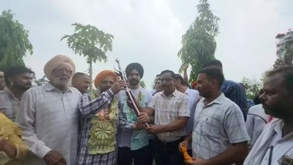 Paris Olympics 2024: Shooter Sarbjot Singh Village Grand Welcome Video, Sarpanch Presents Sword...