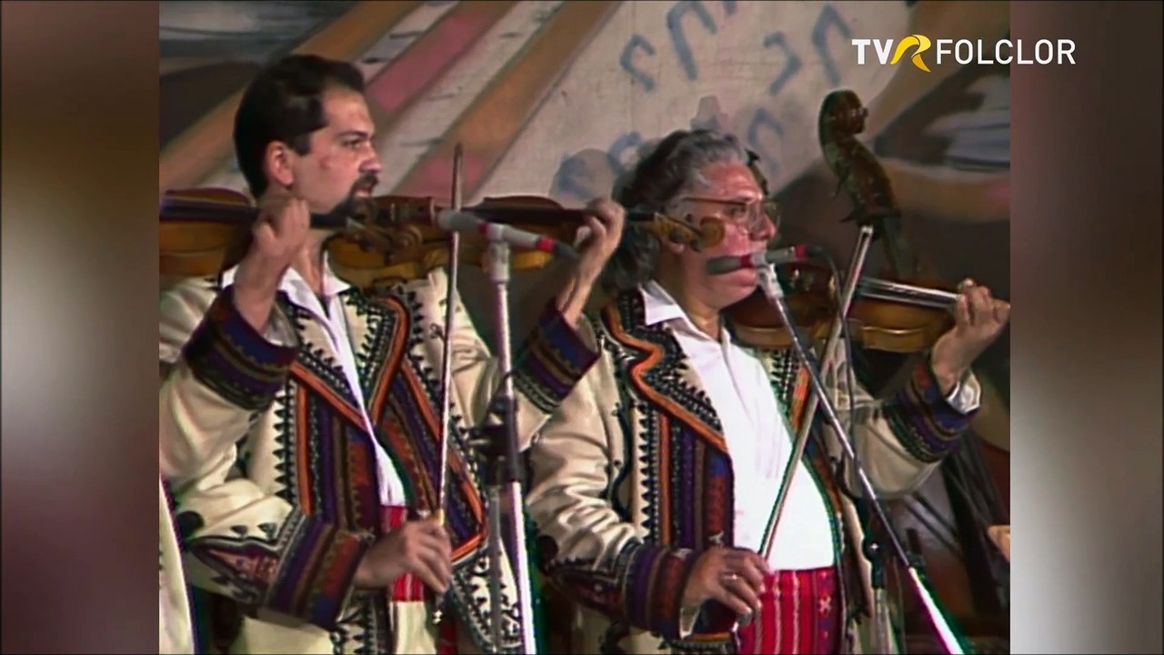 Ileana Bacatea - In padure la Pesteana (Spectacol Tezaur folcloric - arhiva TVR 1998)