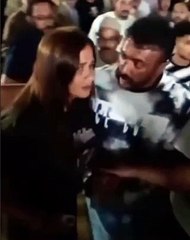 ياسمين عبد العزيز تنهار في جنازة المنتج حسام شوقي والعوضي يساندها