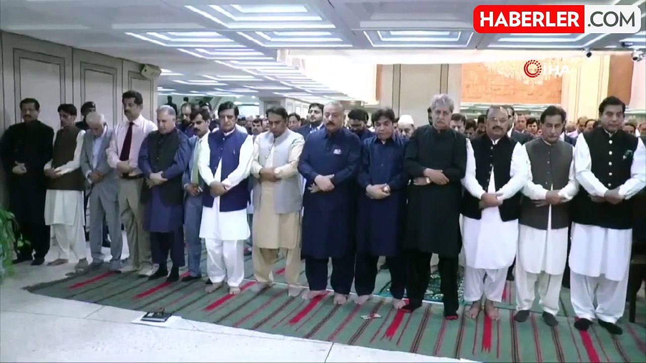 Pakistan'da İsmail Haniye için gıyabi cenaze namazı kılındı