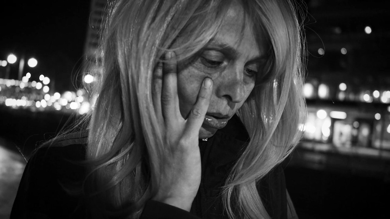 Die Einsamkeit der Großstädter*innen Trailer DF