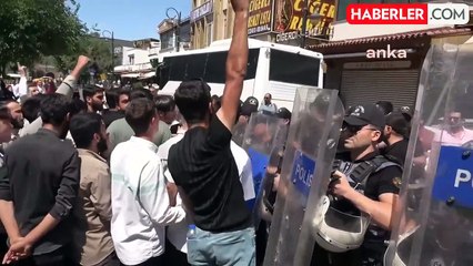 Diyarbakır'da İsrail Protestosu: Burger King'e Taşlı Saldırı