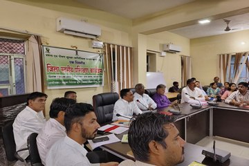 कपास फसल में कीट एवं रोग प्रबंधन की किसानों को दी जानकारी