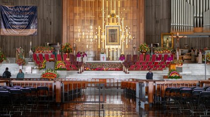 ¡Miles de flores para la Reina del Cielo!