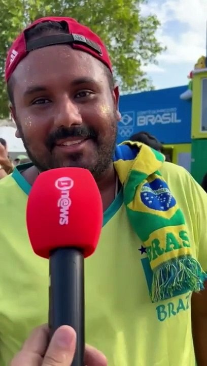 Direto de Paris: Torcedores do Bahia dão show de carisma nas Olimpíadas:"O Bahia é o mundo"; assista