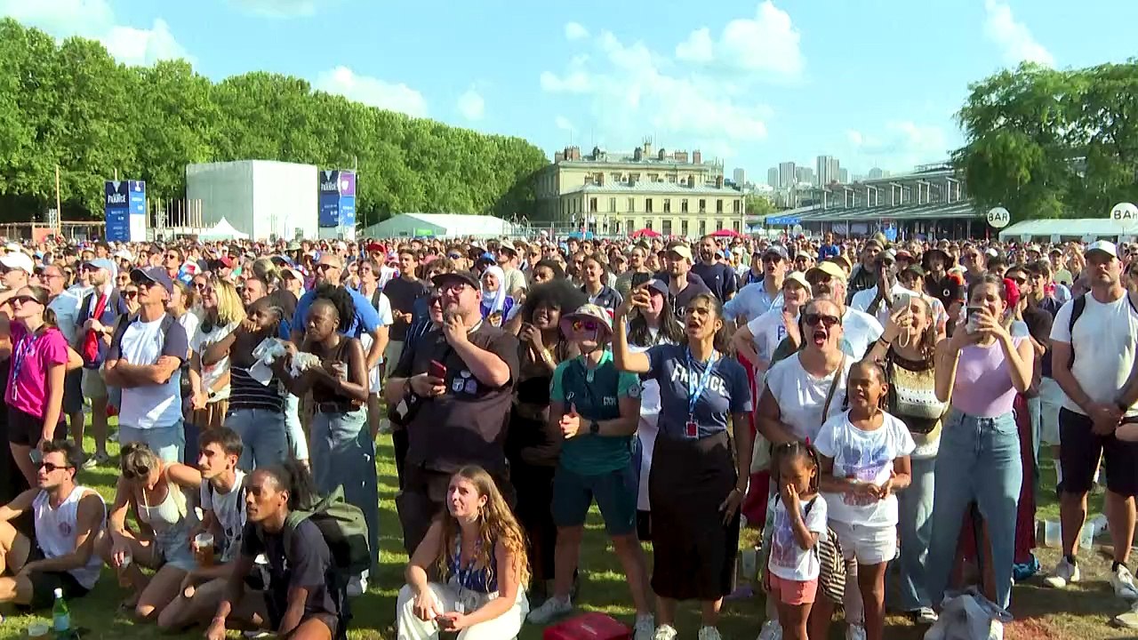 JO-2024/Judo: les supporters français exultent lors de la victoire de Teddy Riner