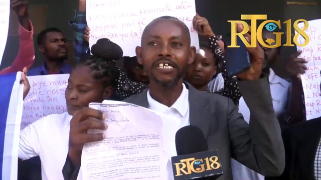 Responsab yo nan BEK òganize yon sit-in devan lokal PNUD pou reklame 40 mwa yo di yo pa touche.