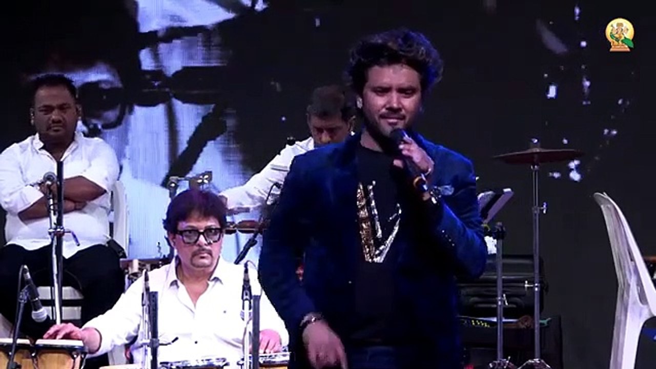 Akele Hai Chale Aao ° Javed Alli live cover eve...