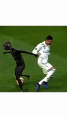 Cristiano Ronaldo amazing play with Robot