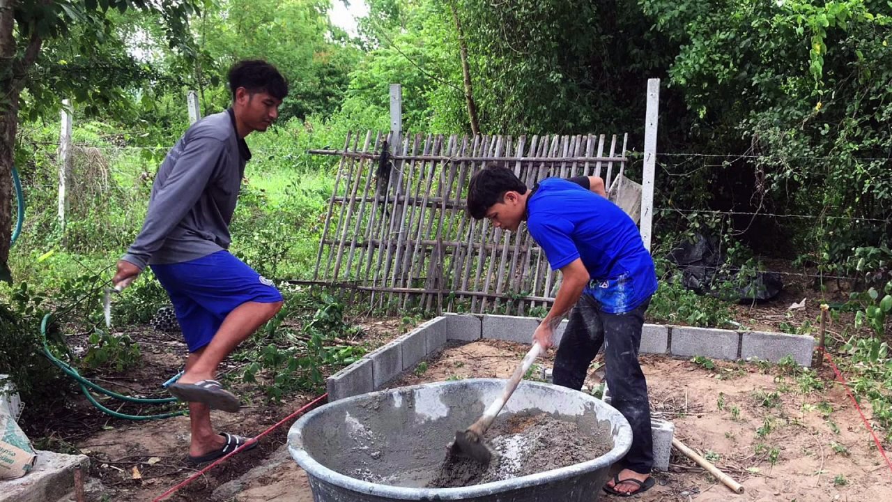 Froschfarm #Thailand #Kinderheim #Frosch #helfen