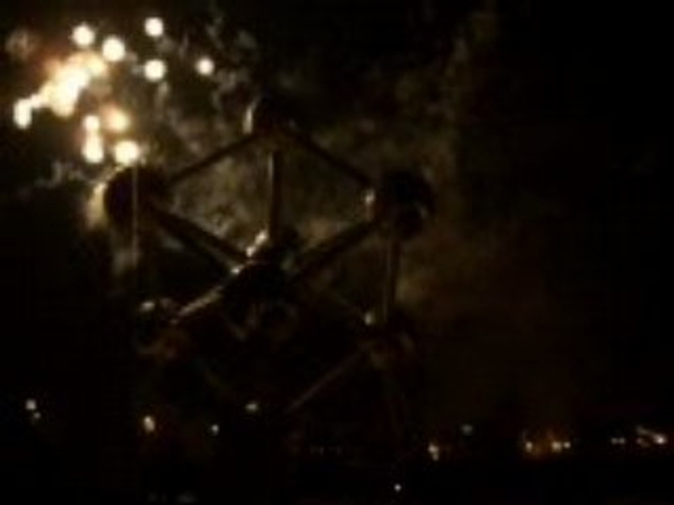 Feu d'artifice 50 ans de l'atomium 17 avril 2008 0~