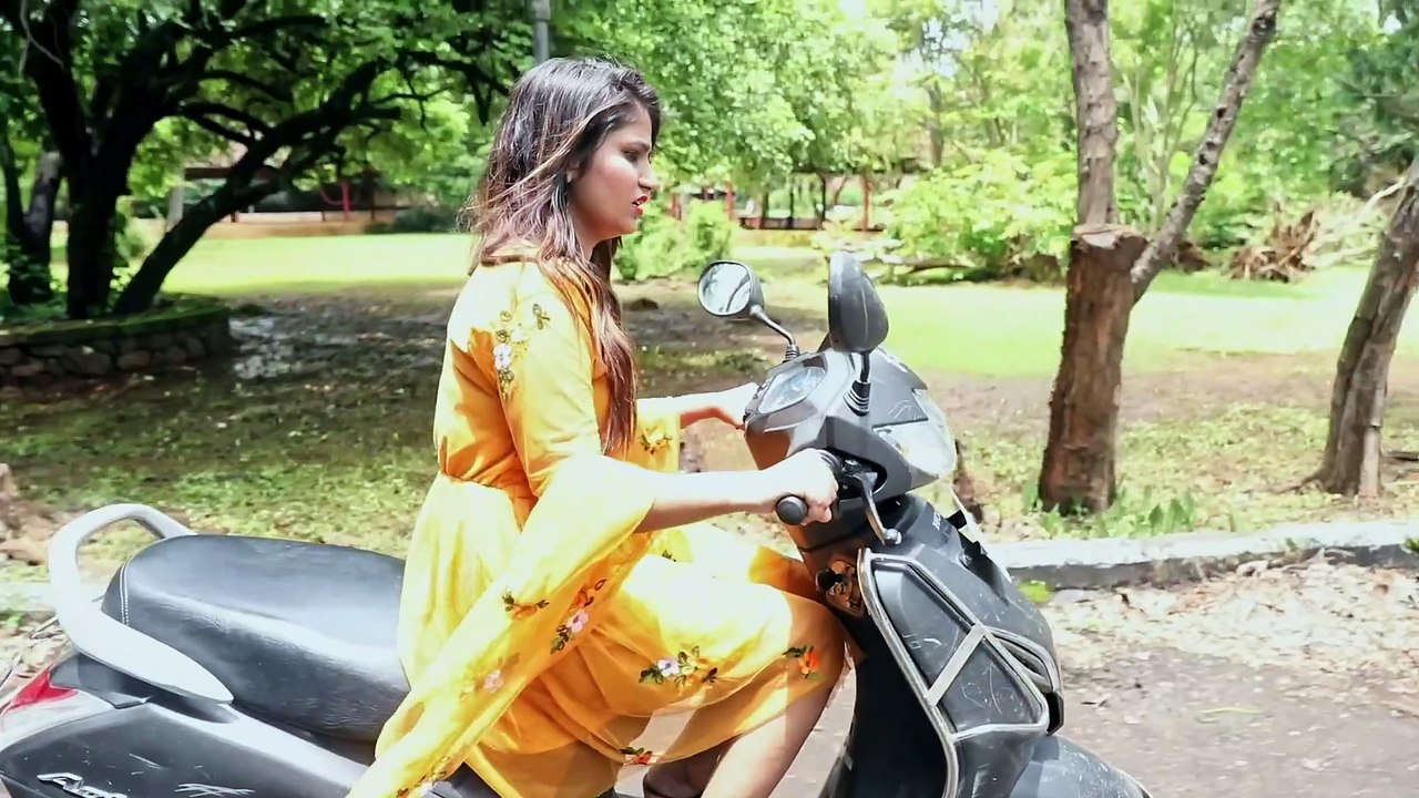 KHALNAYAK Part 3 2 Foreigners In Bollywood