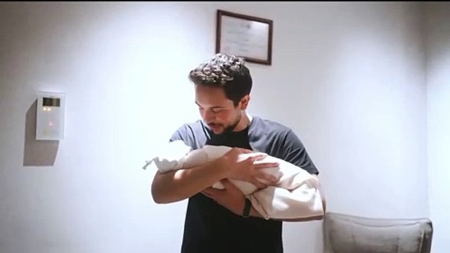 الأمير الحسين والأميرة رجوة يرزقان بمولودتهما الأولى إيمان