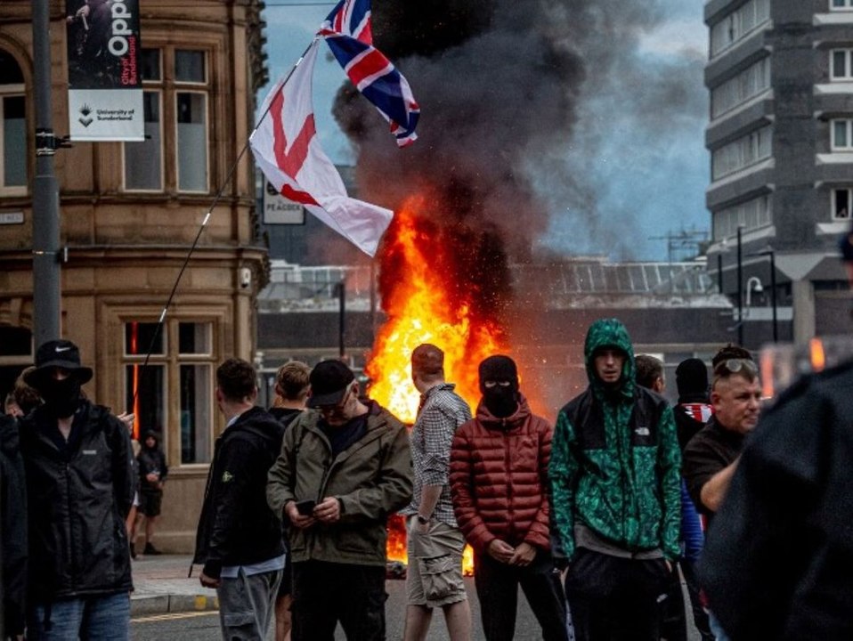 Nach Bluttat in Southport: Erneute Randale in Großbritannien