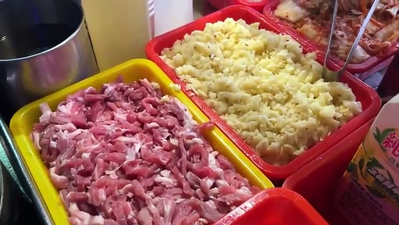 Top 10 Popular Street Food in Taiwanese Night Market