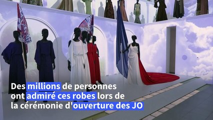 Les robes de la cérémonie d'ouverture des JO exposées chez Dior à Paris