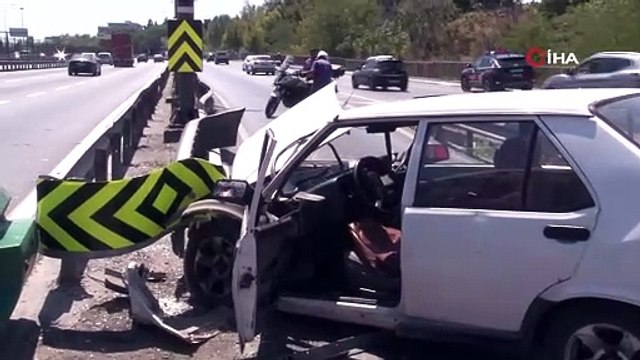 İstanbul E-5'te korkunç kaza: Bariyere ok gibi saplandı!