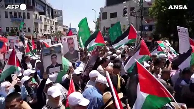 Cisgiordania, manifestazione a Ramallah a sostegno dei prigionieri palestinesi