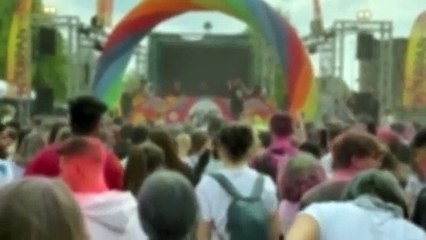 Holi, il video del festival dei colori sulle spiagge di Caorle e Jesolo