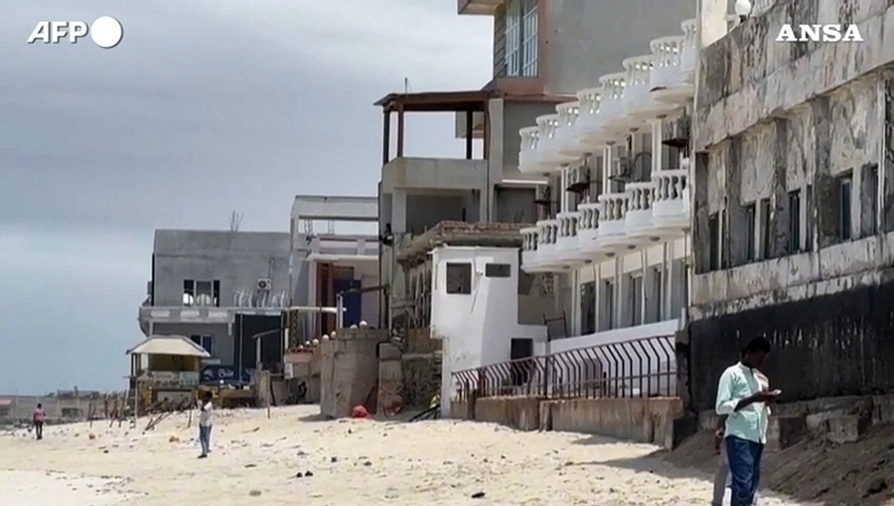 Somalia, attentato su una spiaggia a Mogadiscio: almeno 7 morti