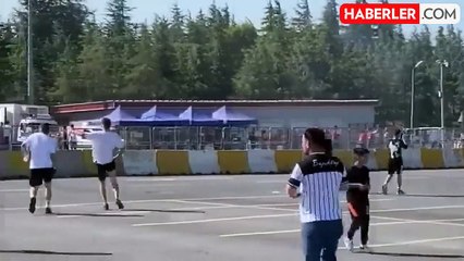 Meşaleler havada uçuştu! Galatasaray ve Beşiktaş taraftarları, Süper Kupa maçı öncesinde birbirine girdi