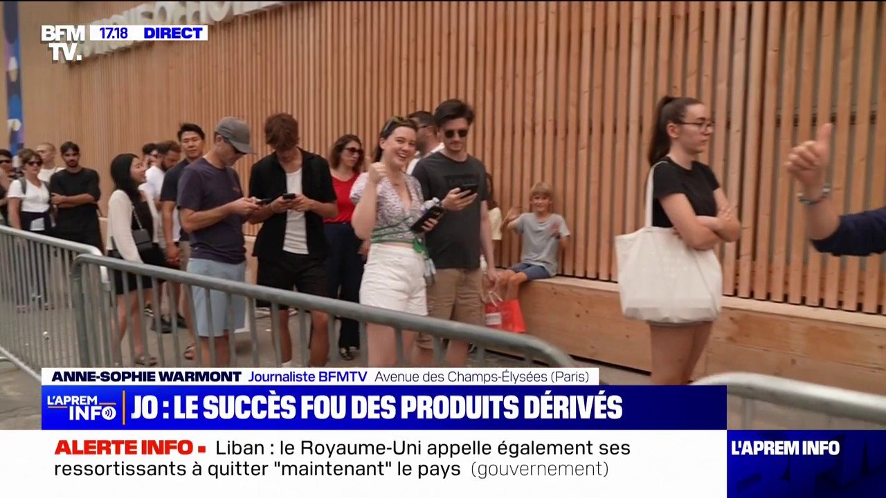 "Ce sont de bons souvenirs": sur les Champs-Élysée, la boutique de souvenirs des JO de Paris connaît un succès