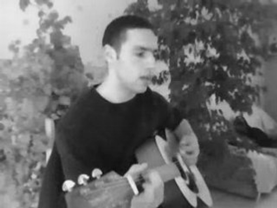 Don't Look Back In Anger Acoustic Cover by Boogie