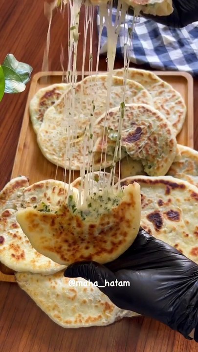 Cheesy stuff buns