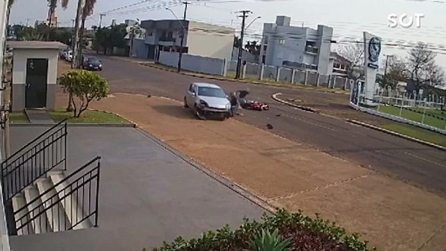 Em fuga: Assaltantes se envolvem em colisão após roubo no Bairro São Cristovão, mas conseguem fugir