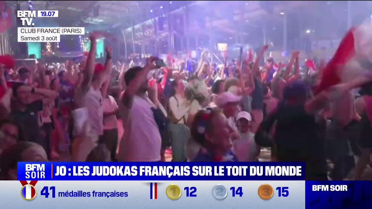 JO de Paris: les supporters exultent au Club France, après la médaille d'or française en équipe mixte de judo