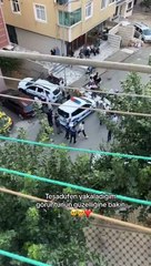 Polis abisini görünce onların verdiği huzur ve güvene karşılık, sevgi ve şefkat veren ufaklık 